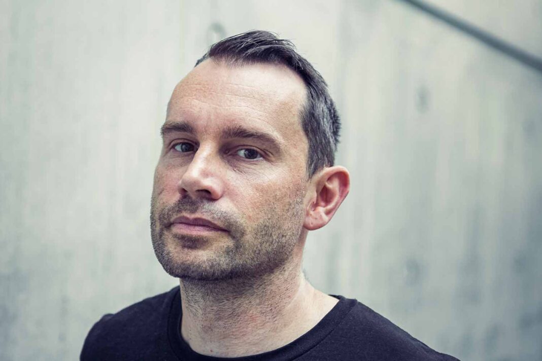 Ron Flatter by Tobias Büttner